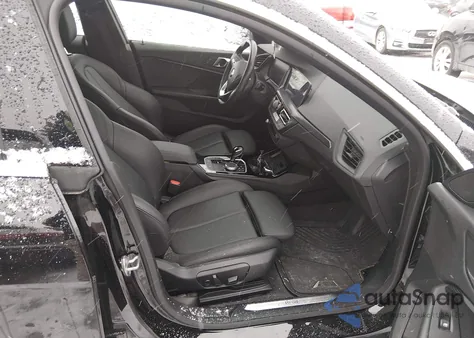 2023 BMW 228 Gran Coupe I xDrive z USA, uszkodzony, nr VIN WBA73AK04P7M61838